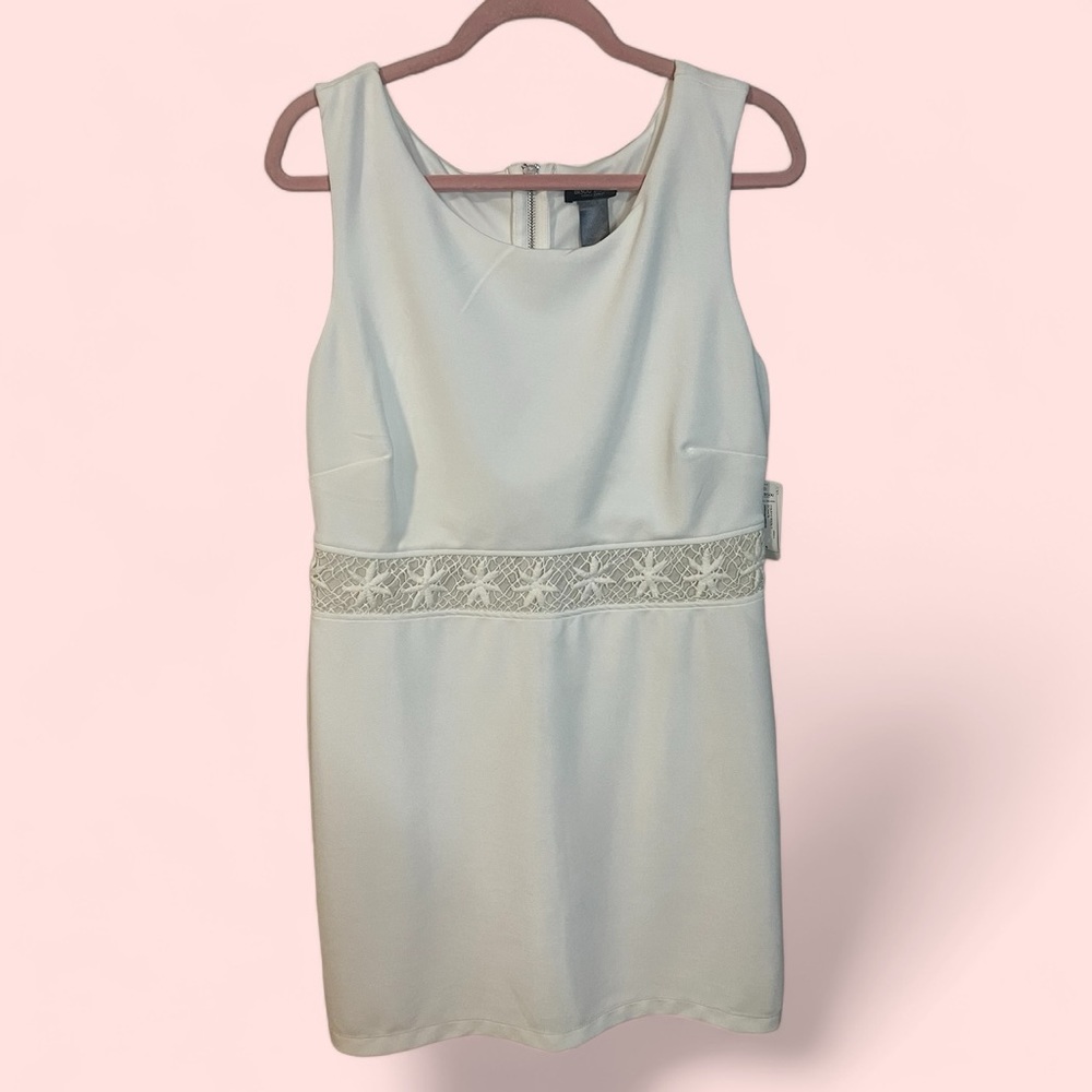 A perfect Bisou Bisou white dress with tags in size 16